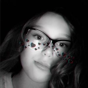 Meet your Posher, Olivia